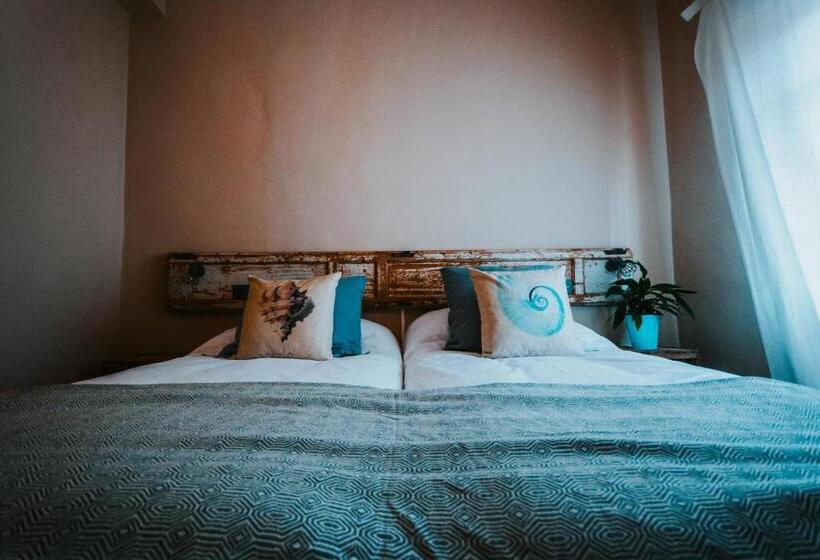 اتاق استاندارد, The Old Seaman Bed & Breakfast