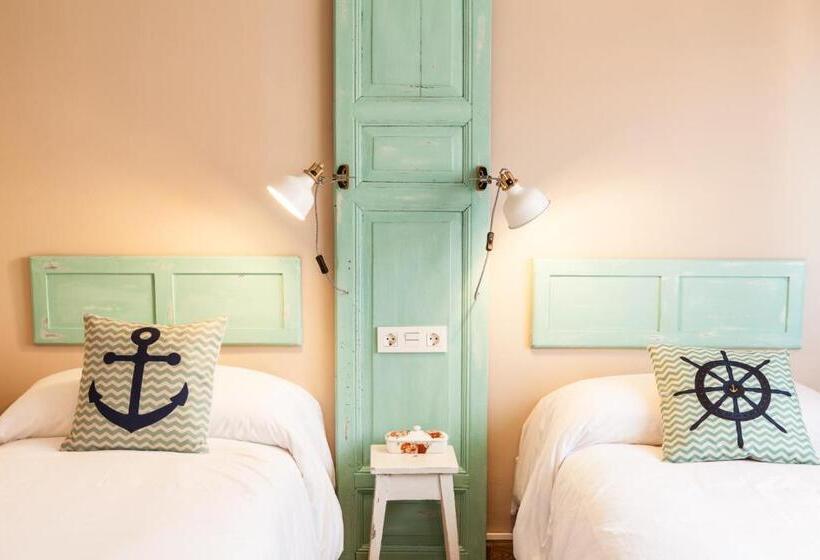 Standard room with outdoor bath, The Old Seaman Bed & Breakfast