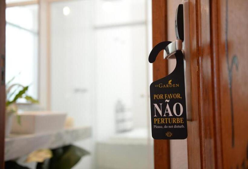 스위트 킹사이즈 침대, Le Garden Pousada Boutique