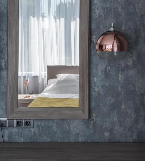 침실 2개 스위트, Várda Sport