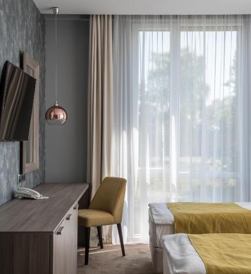 침실 2개 스위트, Várda Sport