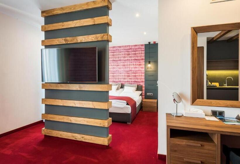 침실 1개 아파트, Várda Sport