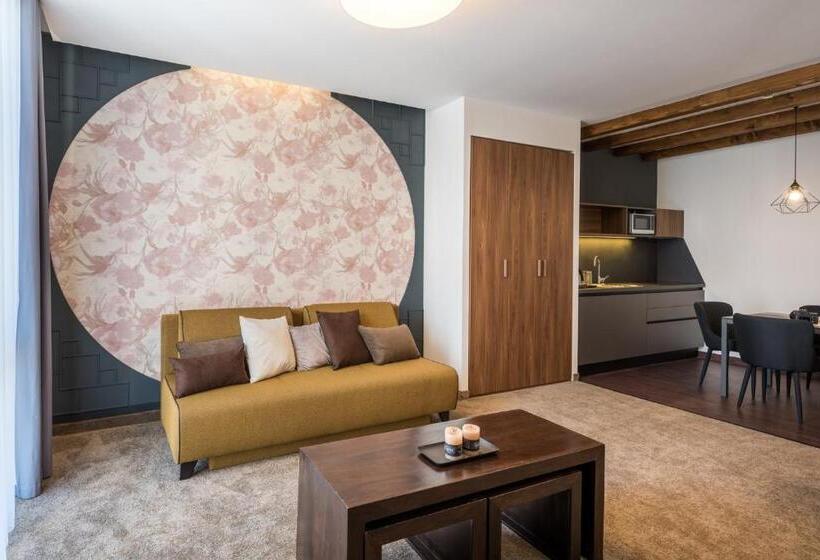 Apartamento 1 Dormitório, Várda Sport