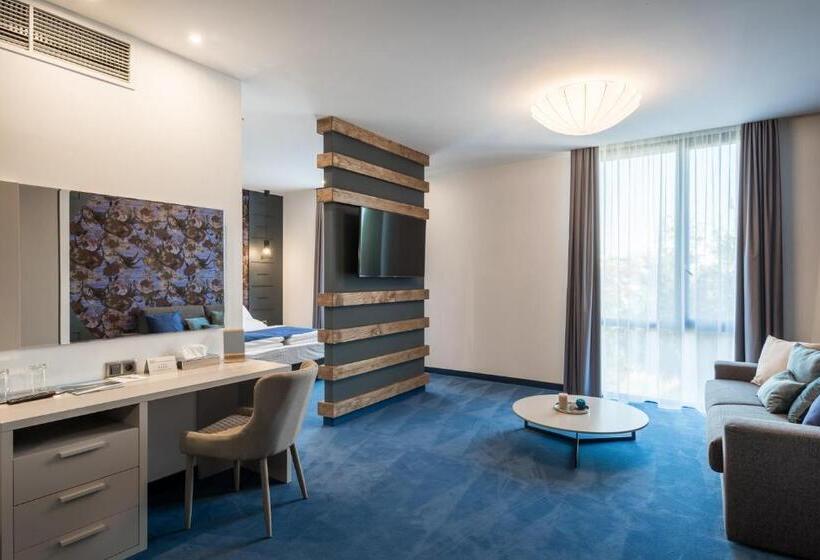 침실 1개 아파트, Várda Sport