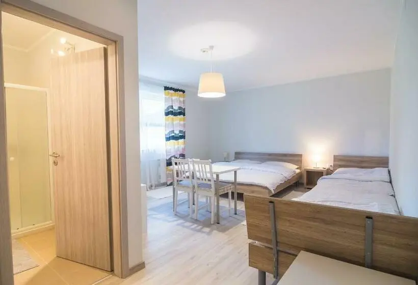 اتاق کلاسیک چهارنفره, Hop House Garni