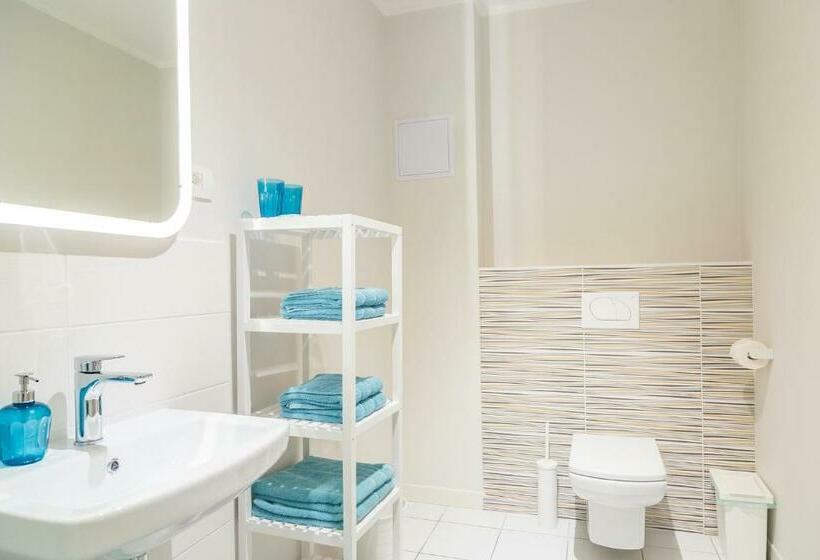 اتاق کلاسیک چهارنفره, Hop House Garni