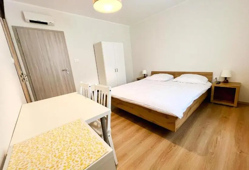 اتاق لوکس, Hop House Garni