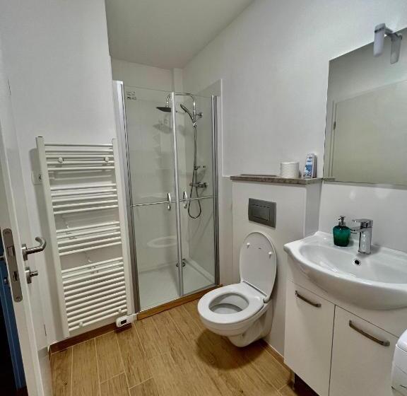 آپارتمان 1 خوابه, Hop House Garni