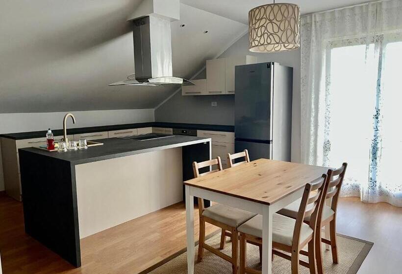 آپارتمان 1 خوابه, Hop House Garni