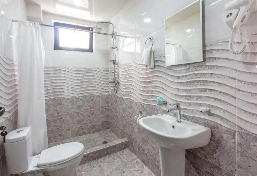 اتاق استاندارد چهار تخته, Suntower