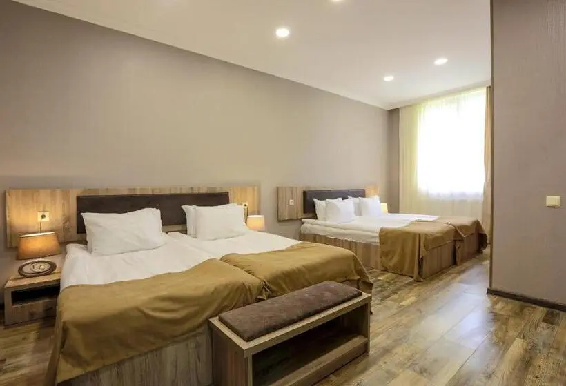 اتاق استاندارد چهار تخته, Suntower