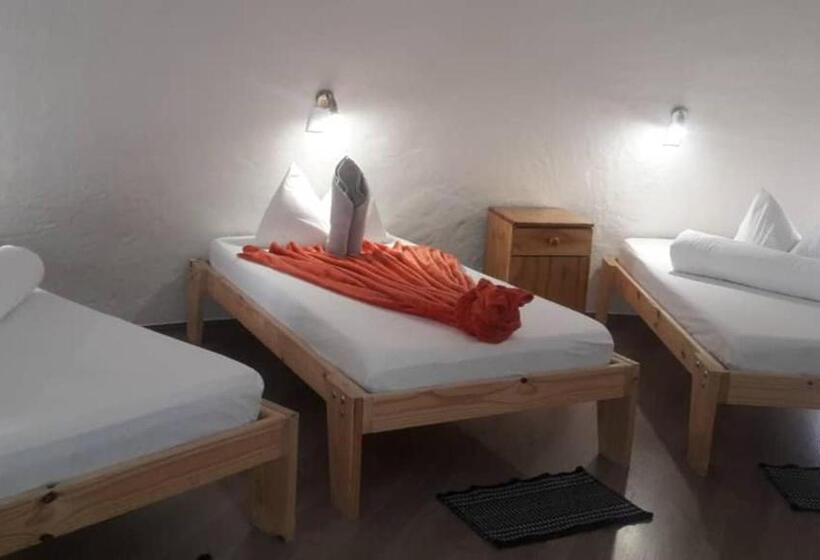 Семейный Номер, Steps Accommodation