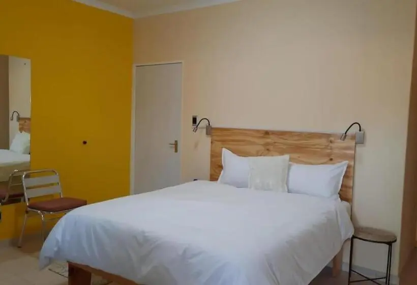 اتاق استاندارد, Steps Accommodation