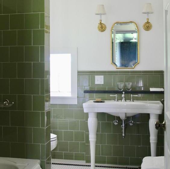 جناح ديلوكس, The Inn At Kenmore Hall