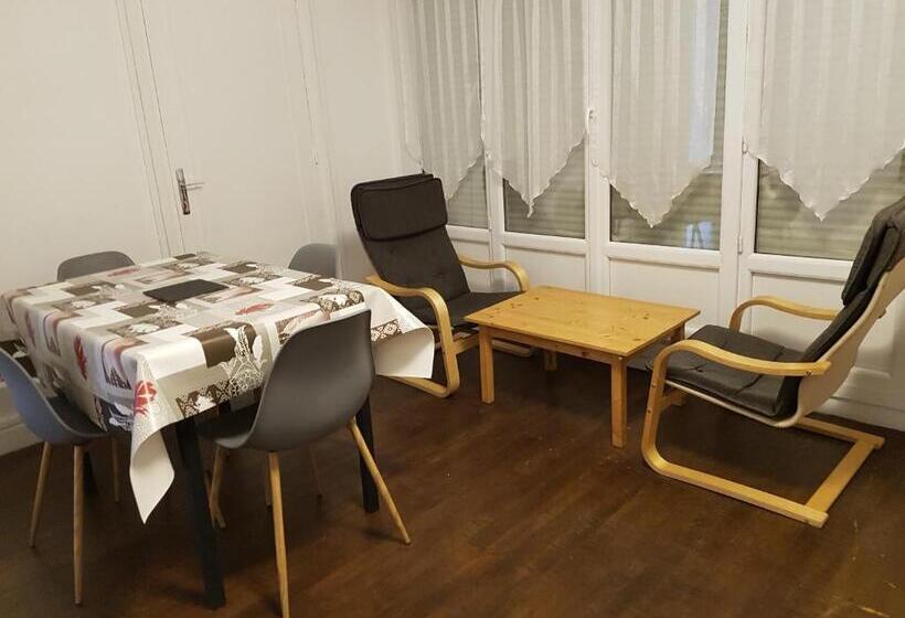 Standard Studio, Franglais Flats