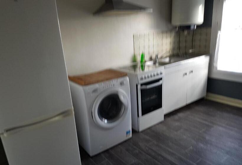 Standard Studio, Franglais Flats