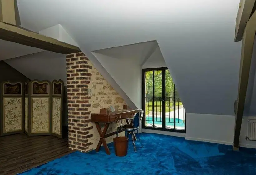 プールビュースタンダードルーム, Manoir Des Logis