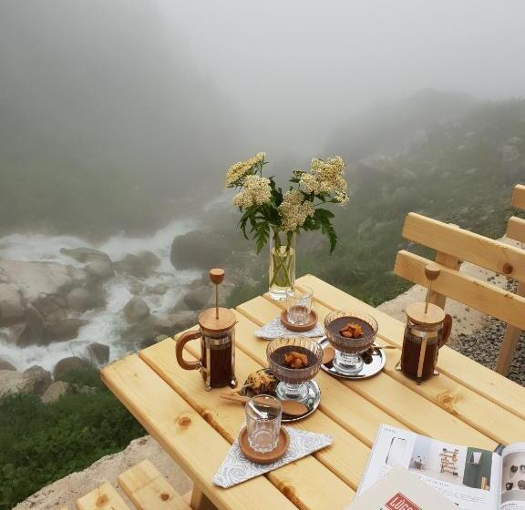 スタンダードルーム, Serinyer Dagevi