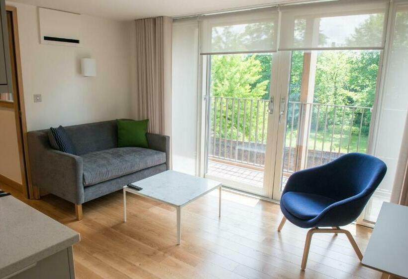 آپارتمان 1 خوابه با بالکن, West Court  Jesus College