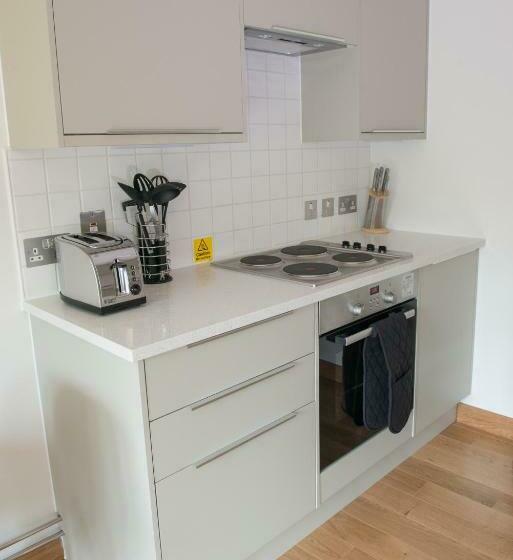 آپارتمان 1 خوابه با بالکن, West Court  Jesus College