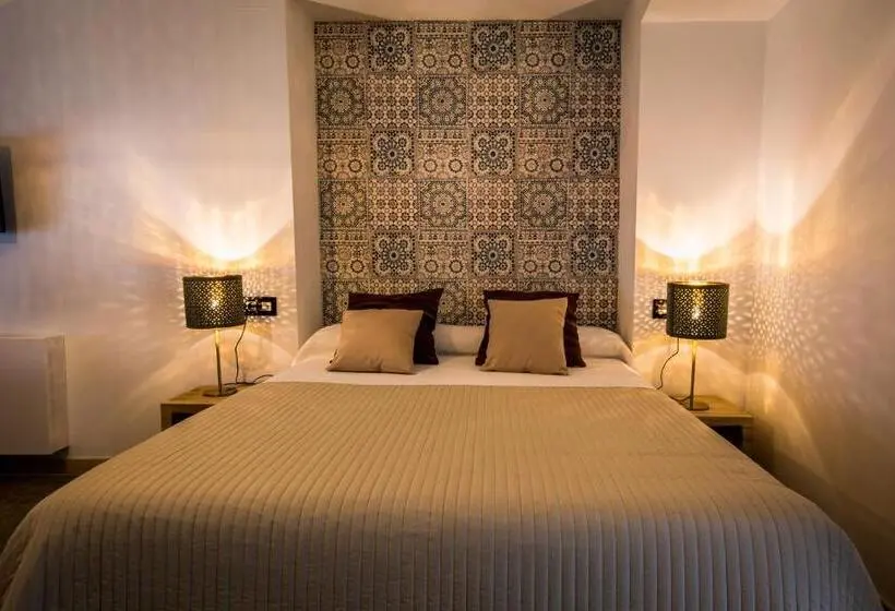 اتاق استاندارد با چشم‌انداز کوهستان, La Maroma Rooms & Views