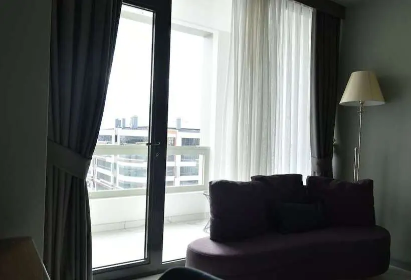 سوییت خانوادگی, Capella Otel