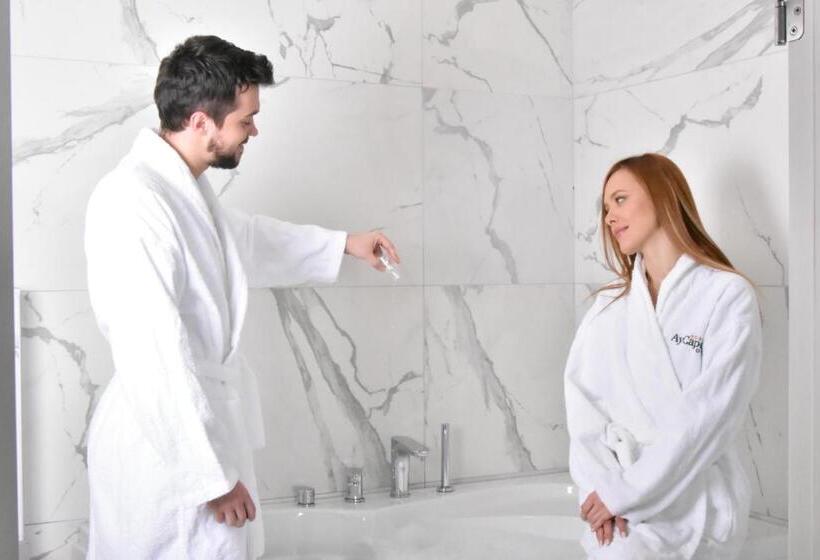 סוויטה אקזקיוטיב, Capella Otel