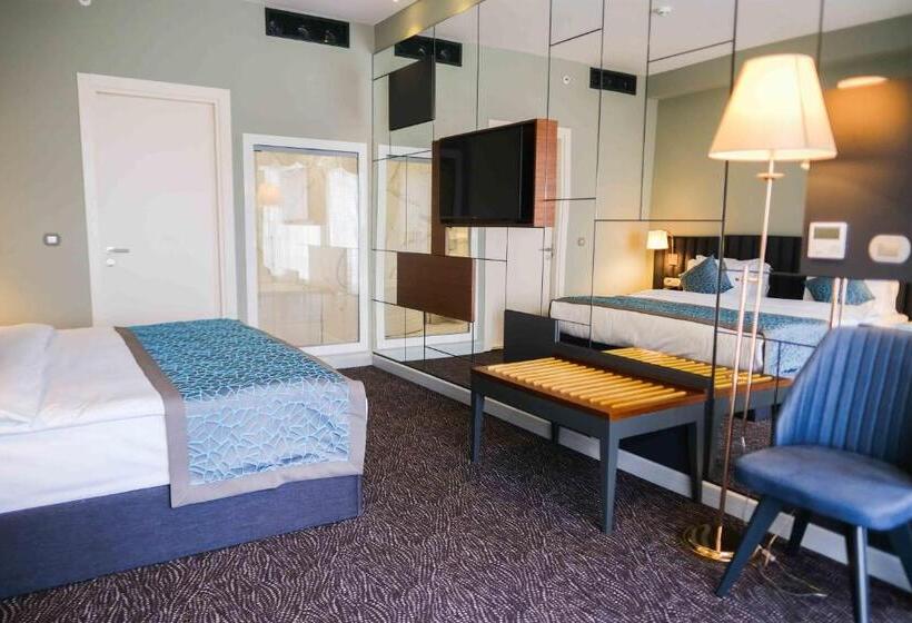 סוויטה אקזקיוטיב, Capella Otel