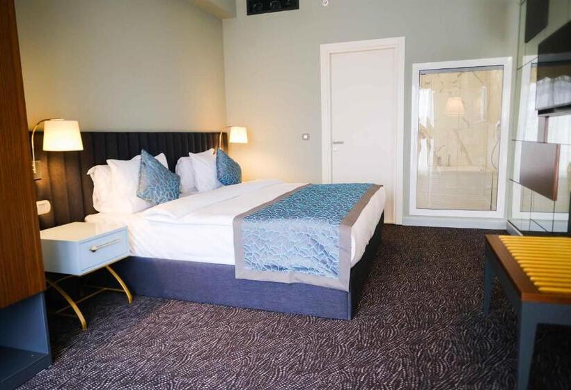 סוויטה אקזקיוטיב, Capella Otel