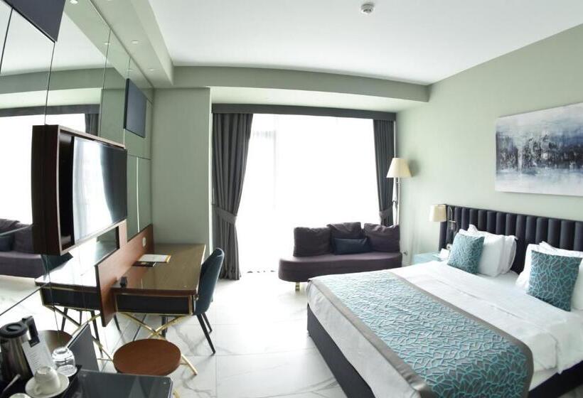 סוויטה אקזקיוטיב, Capella Otel