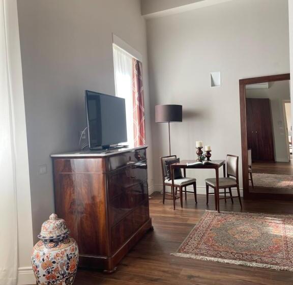 סוויטת ג'וניור עם טרסה, Residenza Palazzo Fortuna   Boutique