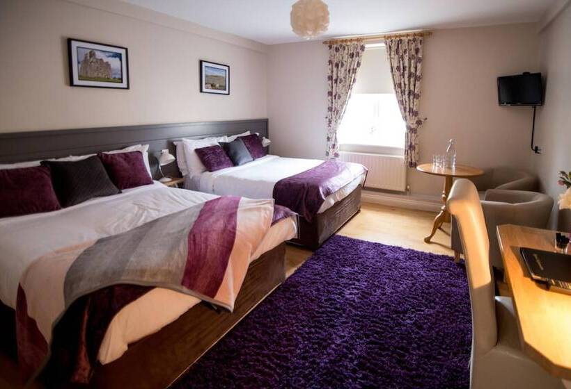 Семейный Номер, The Ritz House