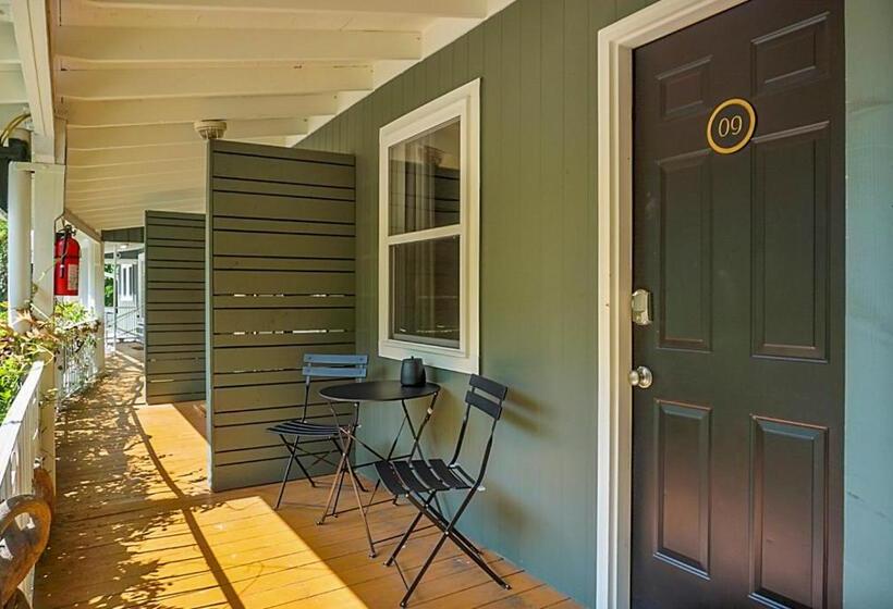 חדר סטנדרט, Hickory Falls Inn