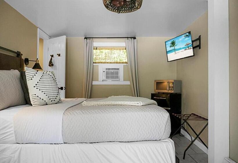 חדר אקונומי, Hickory Falls Inn