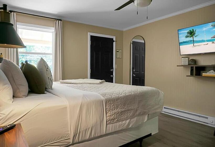 סוויטה משפחתית, Hickory Falls Inn