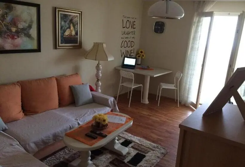 آپارتمان 2 خوابه, Apartman Melody