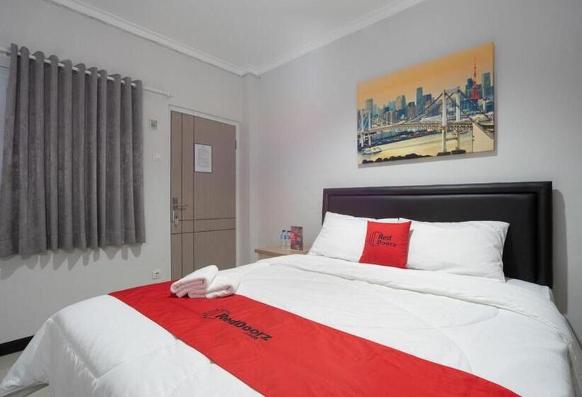 Номер Стандарт, Reddoorz Near Botani Square Mall