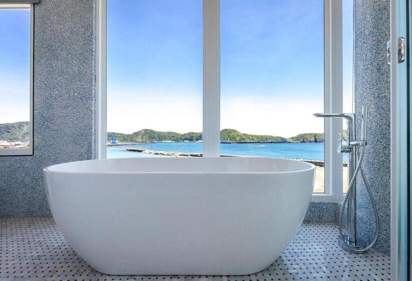 اتاق لوکس با چشمانداز دریا, Brighthouse