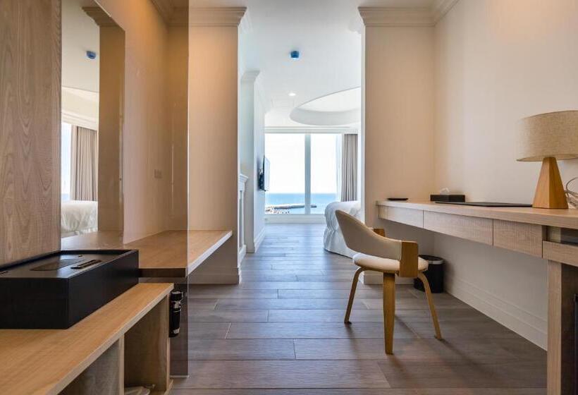 اتاق لوکس با چشمانداز دریا, Brighthouse