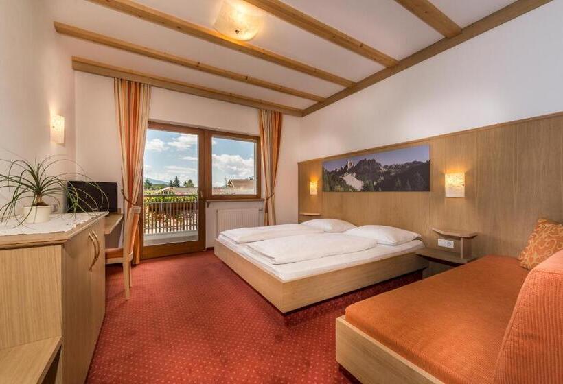 اتاق استاندارد چهارنفره با بالکن, Birkenbrunn