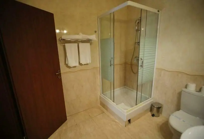 اتاق استاندارد یک نفره, Ten Constanta