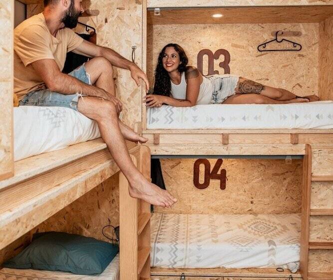 Cama em Quarto Compartilhado, Deck Lodge