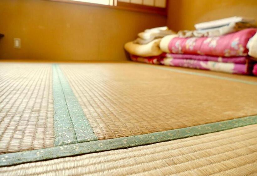 家庭间, Fwa Guest House