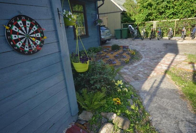 اتاق استاندارد چهار تخته, Martin Guest House