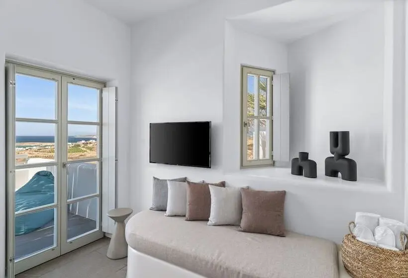 オーシャンビューデラックスルーム, Mr & Mrs White Paros Suites & More