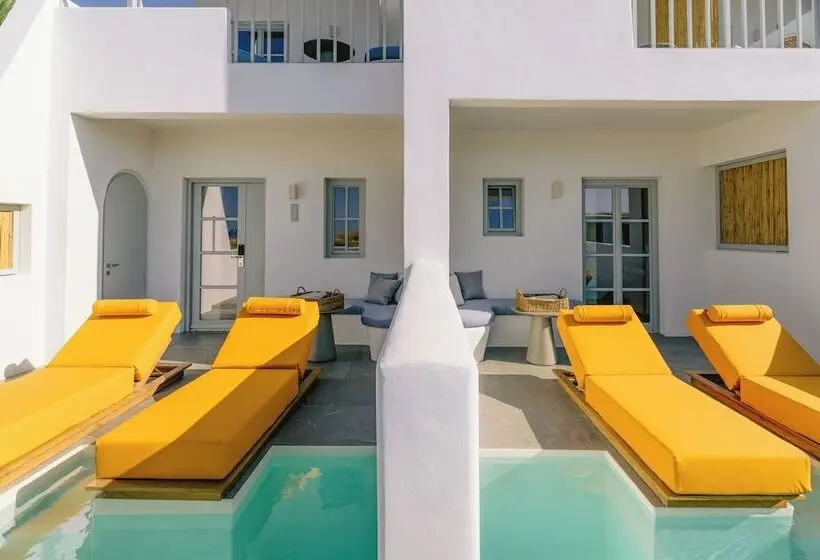 Suite with Pool, Mr & Mrs White Paros Suites & More