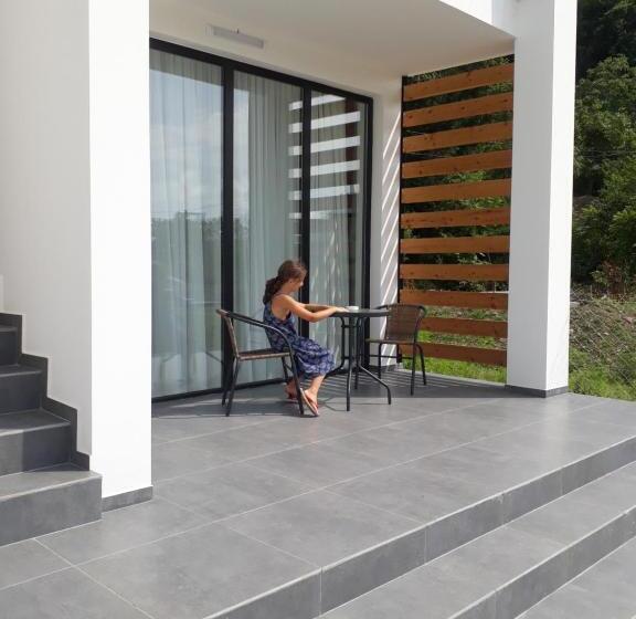 آپارتمان 1 خوابه با تراس, Citro Villa