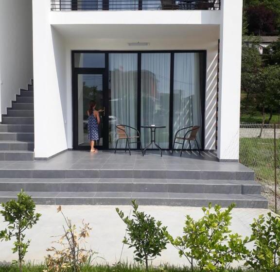 آپارتمان 1 خوابه با تراس, Citro Villa