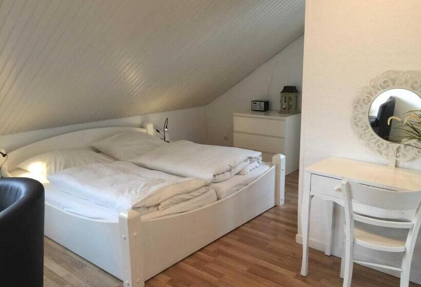 带阳台的豪华间, Gaestehaus Denecke