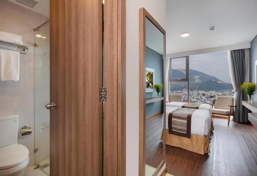اتاق لوکس با چشم‌انداز شهر, Libra Hotel Nha Trang